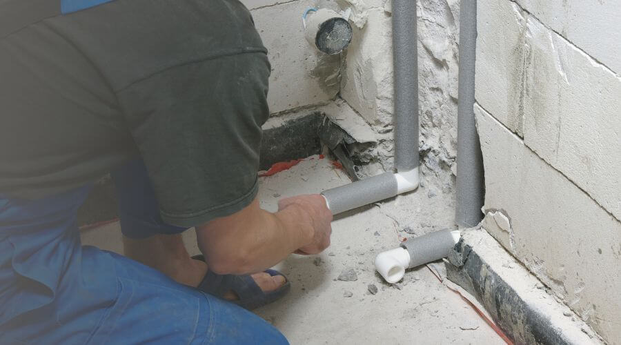 Expert burst pipe repair services in Carlyle, IL